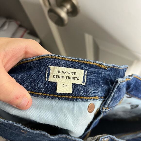 Madewell High Rise Medium Wash Cut Off Denim Shorts Size 25 - Picture 6 of 8